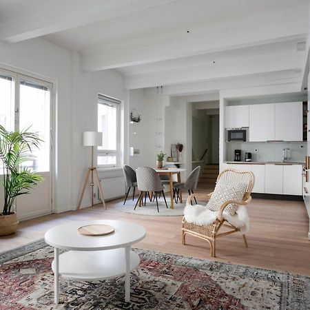 2Ndhomes Loft Apartment With Spa & Balcony By The White Church Helsingfors Exteriör bild
