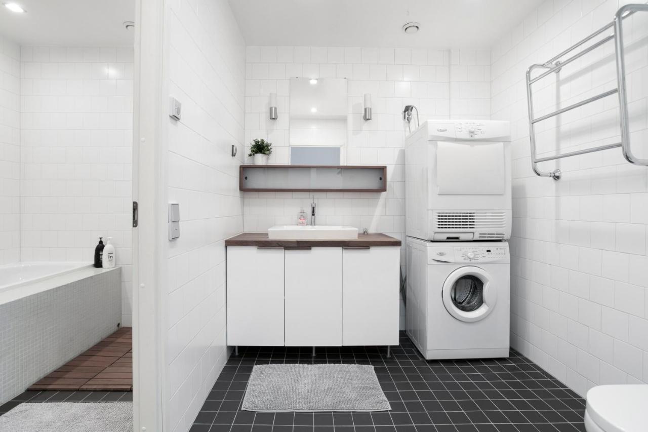 2Ndhomes Loft Apartment With Spa & Balcony By The White Church Helsingfors Exteriör bild